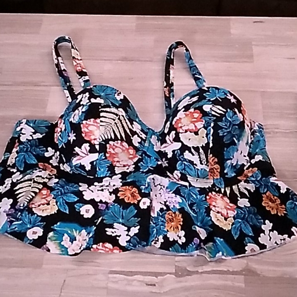Sold-Plus size Two piece swimsuit - Picture 4 of 12